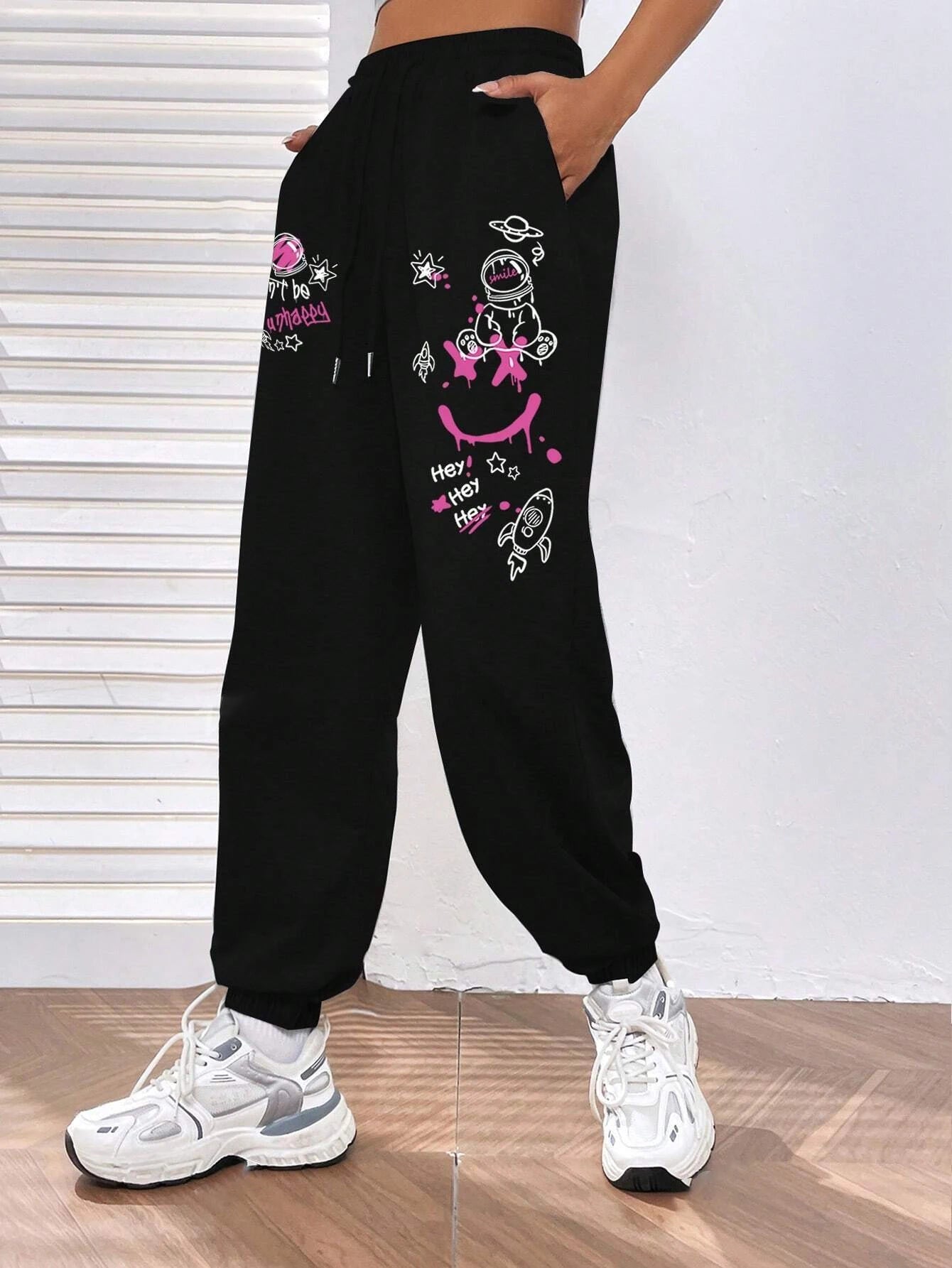 Women’s Graffiti Print Streetwear Pants