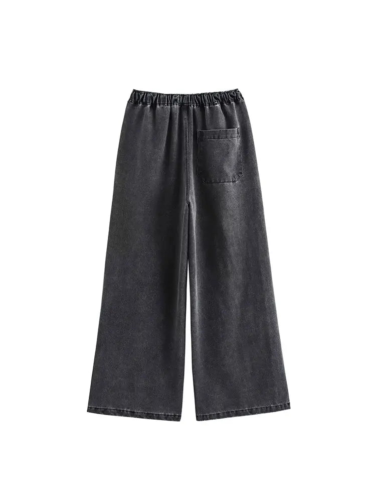 Two-Piece Denim Streetwear Outfit