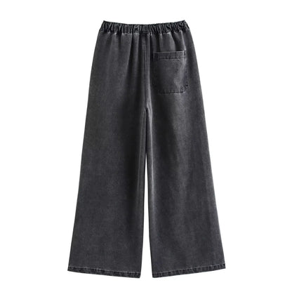 Two-Piece Denim Streetwear Outfit