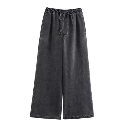 Two-Piece Denim Streetwear Outfit